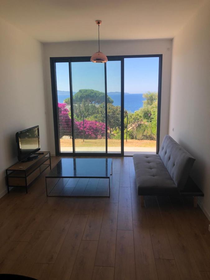 Apartment Ajaccio 4 Couchages, Climatise A 150m De La Route Des Sanguinaires, Parking Prive